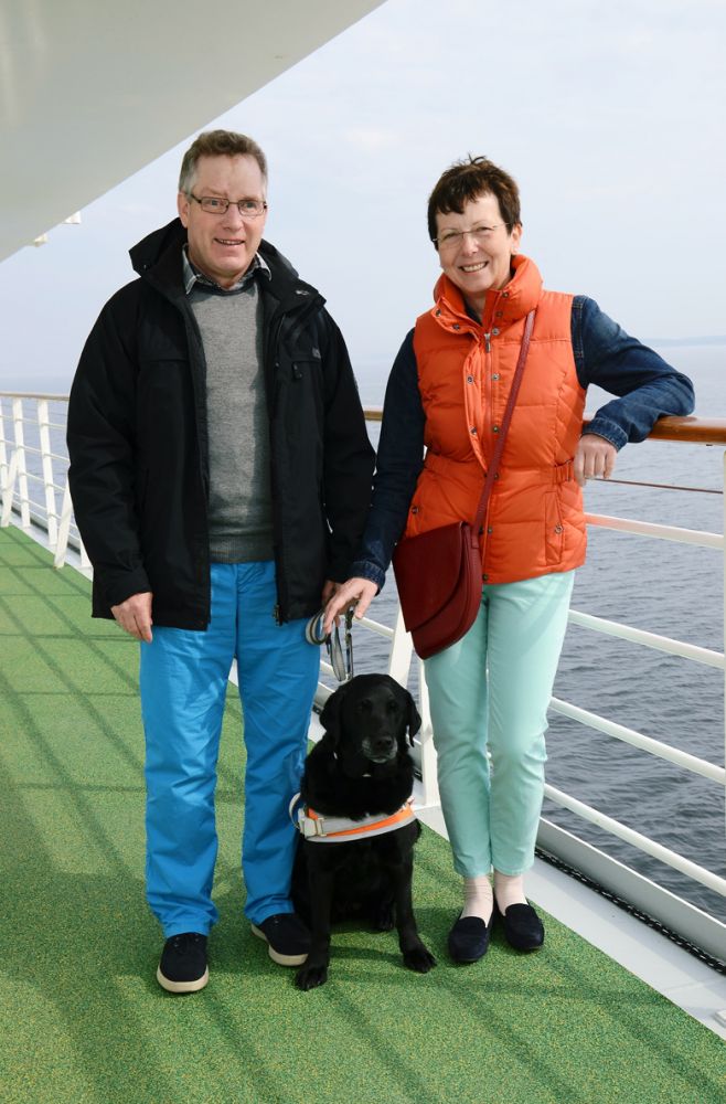 Erster Blindenführhund  an Bord von AIDA: Dass Frank Kähms treue Alltagsbegleiterin Alfa mit an Bord gehen konnte, war eine große Erleichterung.
