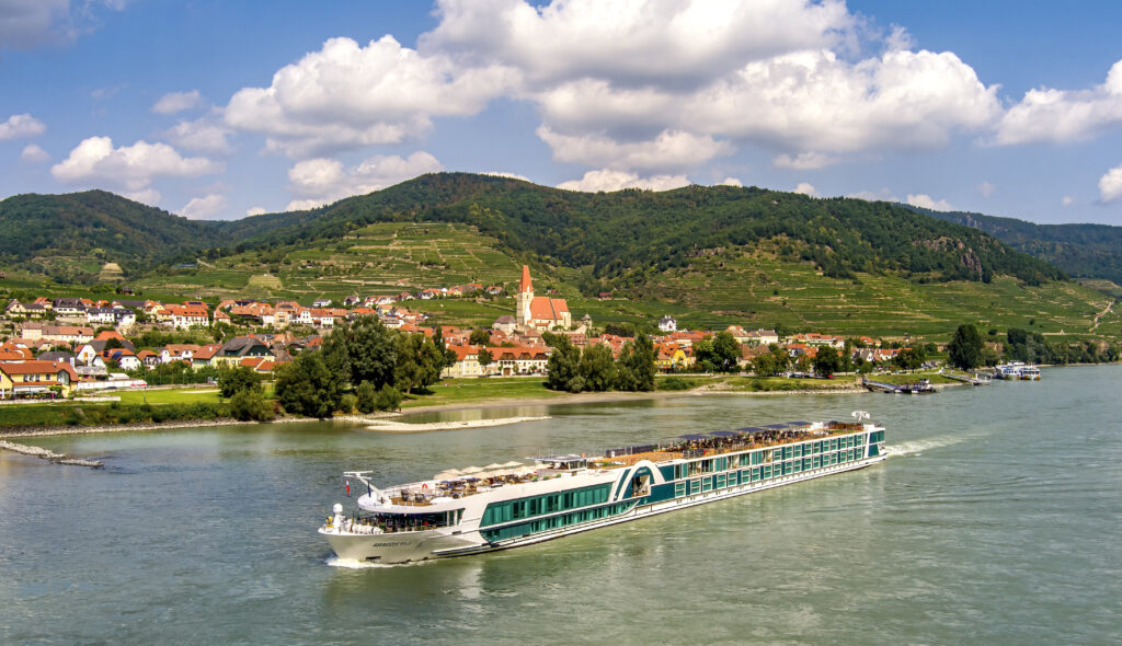 Flussschiffe Amadeus Riva