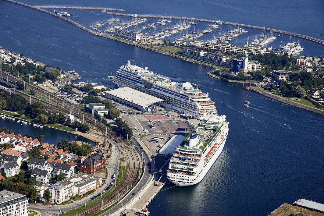 Kreuzfahrtsaison Warnemünde