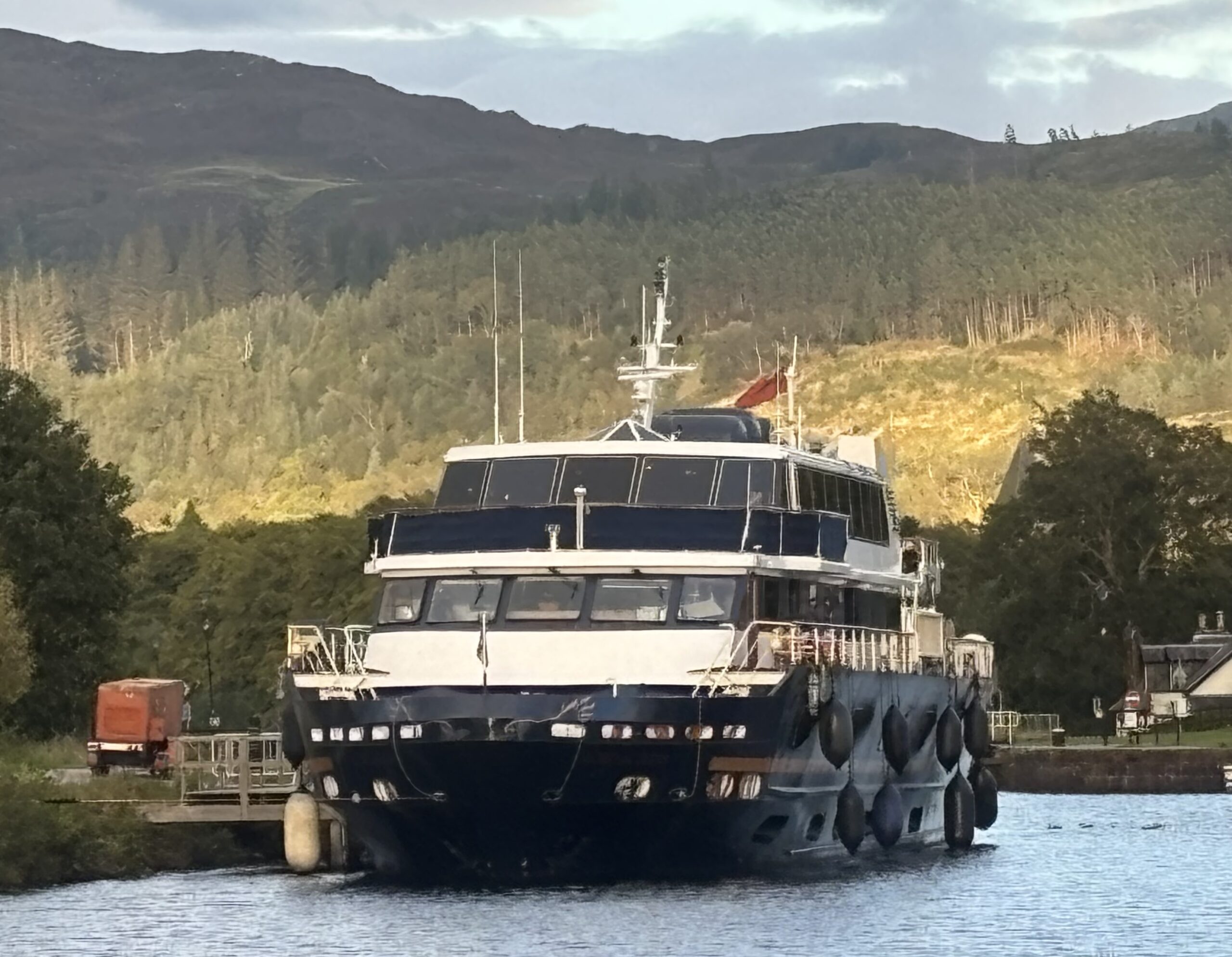 Reisebericht einer Kreuzfahrt mit der Lord of the Glens durch die schottischen Highlands auf dem Kaledonischen Kanal