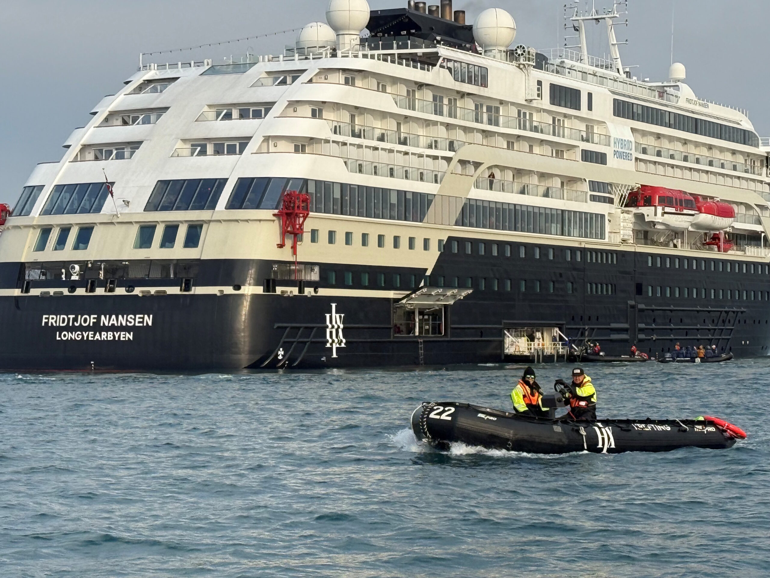 HX Hurtigruten Expeditions gibt die Indienststellung von zwei neuen „Silent Science Boats“ bekannt, elektrisch betriebene Zodiacs