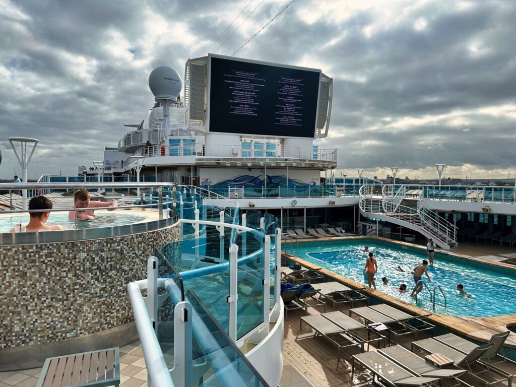 Pool Sky Princess