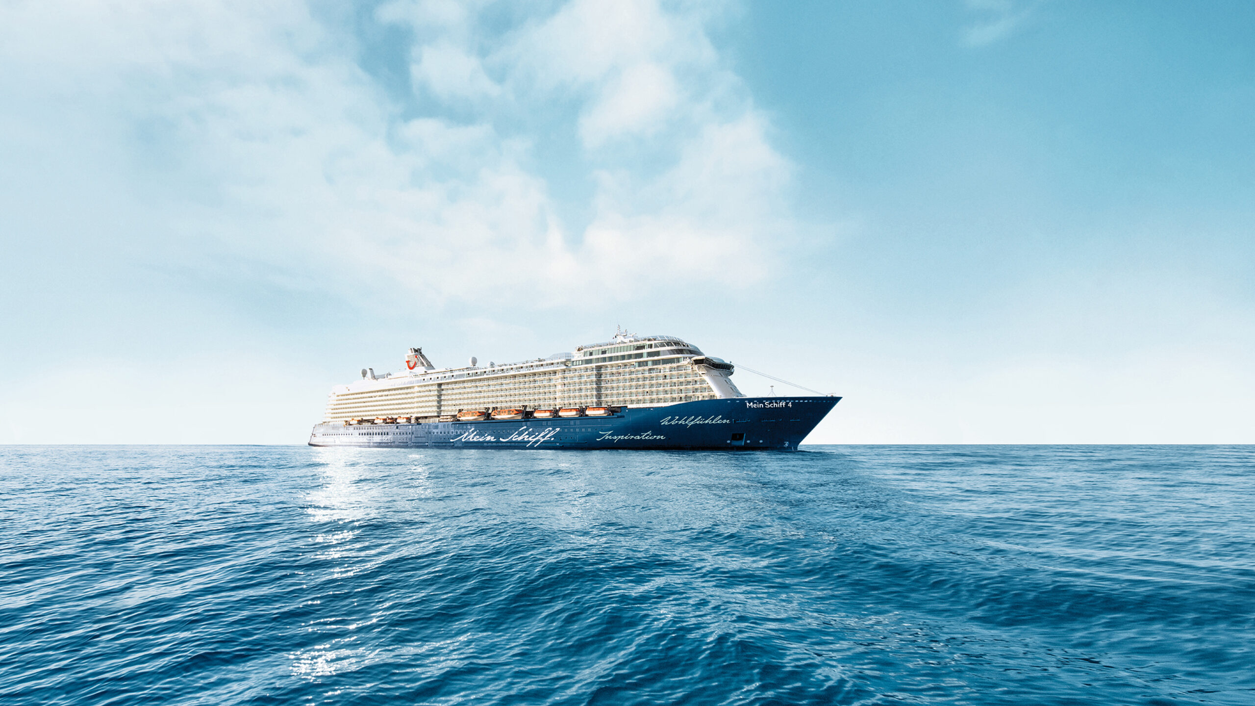 Im Winter 2025/26 ist TUI Cruises mit zwei Schiffen im Orient: Mein Schiff 4 startet ab/bis Dubai, Mein Schiff 5 ab Dubai oder Doha