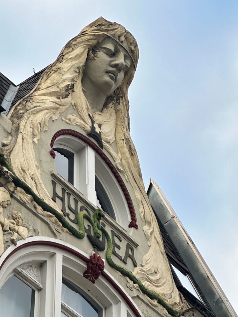 Koblenz Amina Phoenix reisen