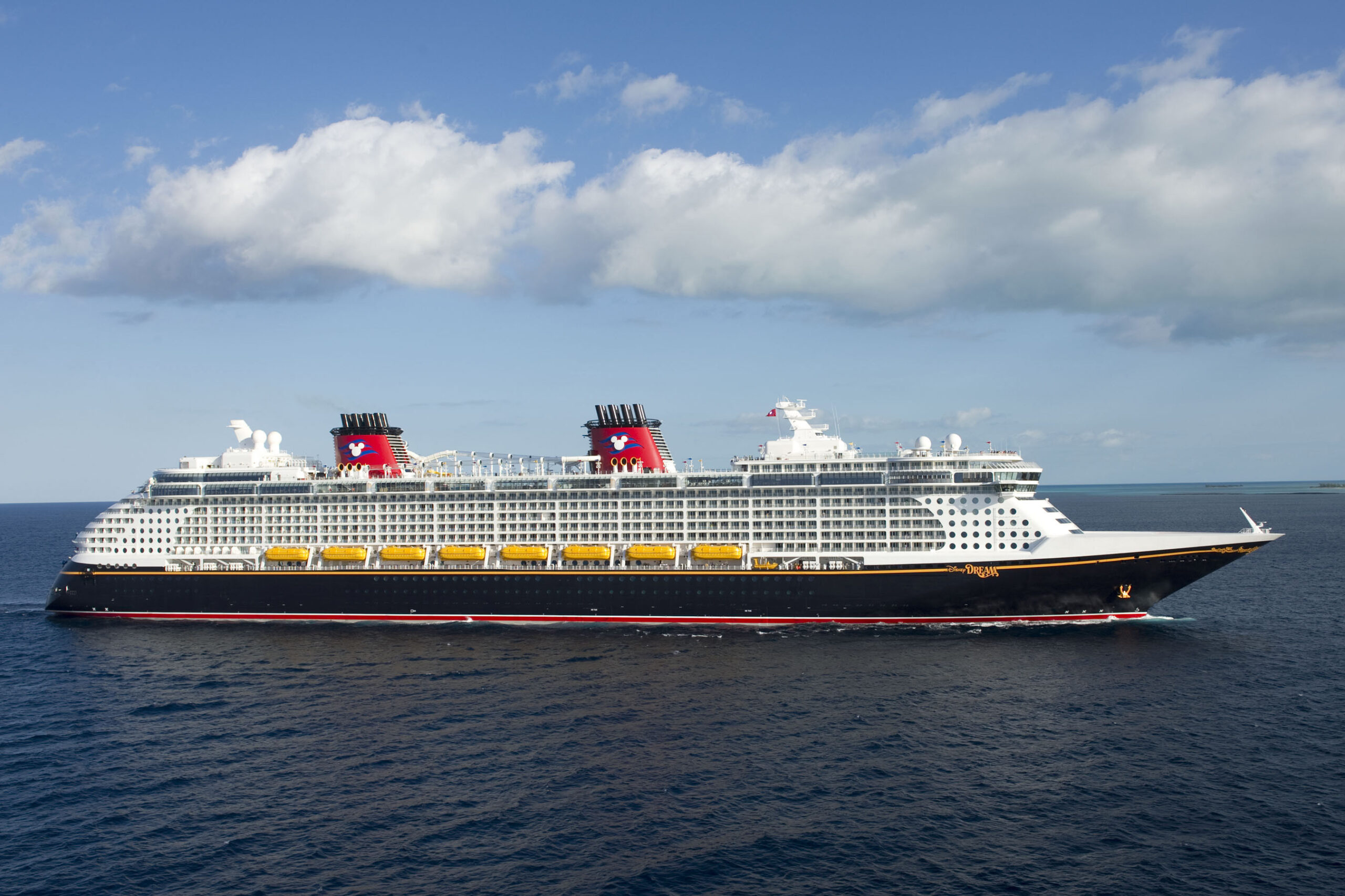 Die Disney Dream kehrt diese Saison nach Europa zurück. An Bord erwarten Gäste Musical im Broadway-Stil, kulinarische Highlights in zauberhafter Atmosphäre,