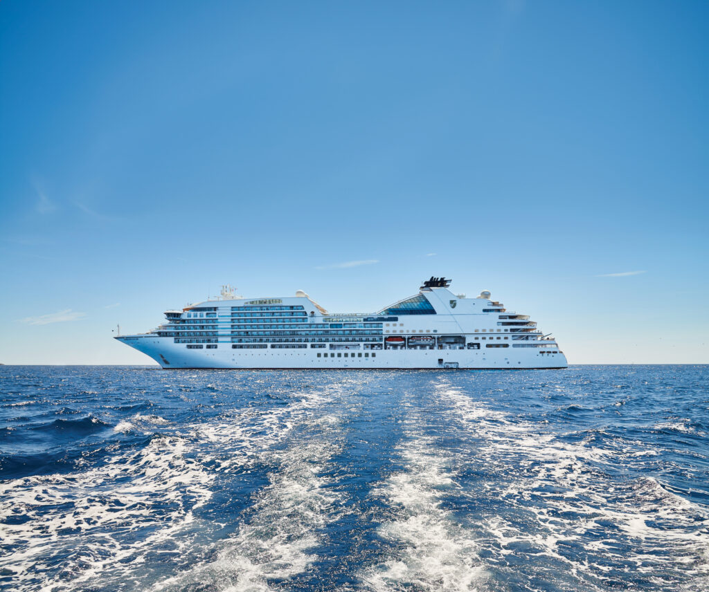 Seabourn hat die Buchungssaison 2027–2029 eröffnet und präsentiert neue Routen, um ihr „Ruby Jubilee“ im Jahr 2028 zu würdigen: