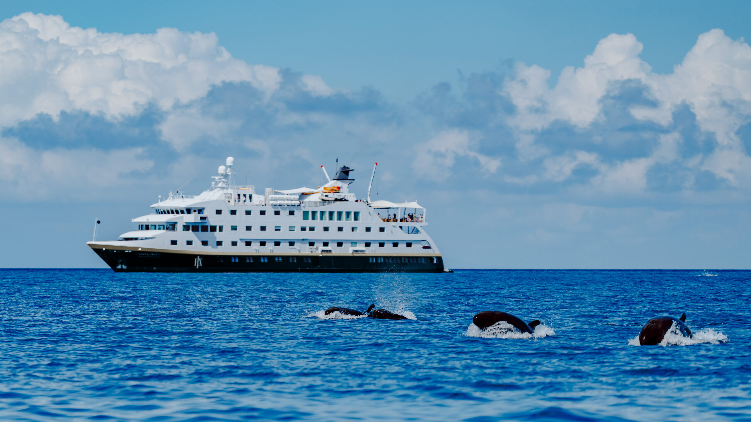 Abenteuer Galápagos mit HX Expedition, eine Reise zu den neun schönsten Inseln des Archipels mit der MS Santa Cruz II.