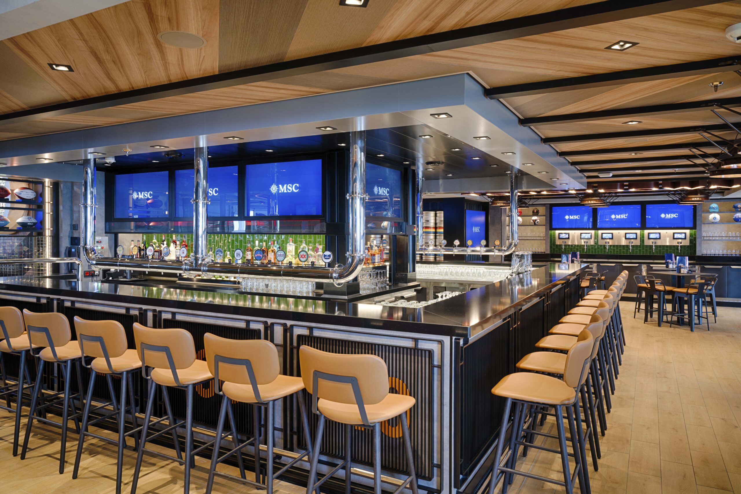 Fußballfans auf den Kreuzfahrtschiffen von MSC Cruises werden diesen Sommer kein Spiel bei der Fußball-Weltmeisterschaft 2026 verpassen: Während ihre Nationalmannschaften 