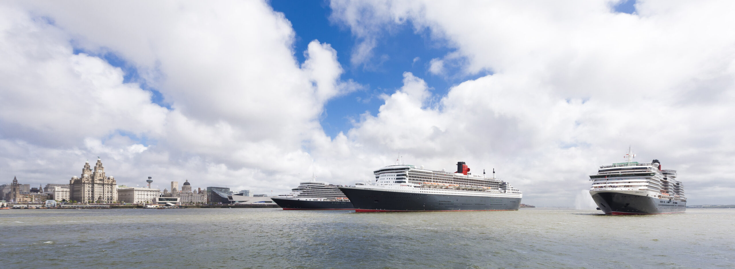 Vier Cunard-Queens erstmals gemeinsam zu sehen: Am 16. Mai 2028 treffen die Queen Mary 2, die Queen Elizabeth, die Queen Victoria und die Queen Anne