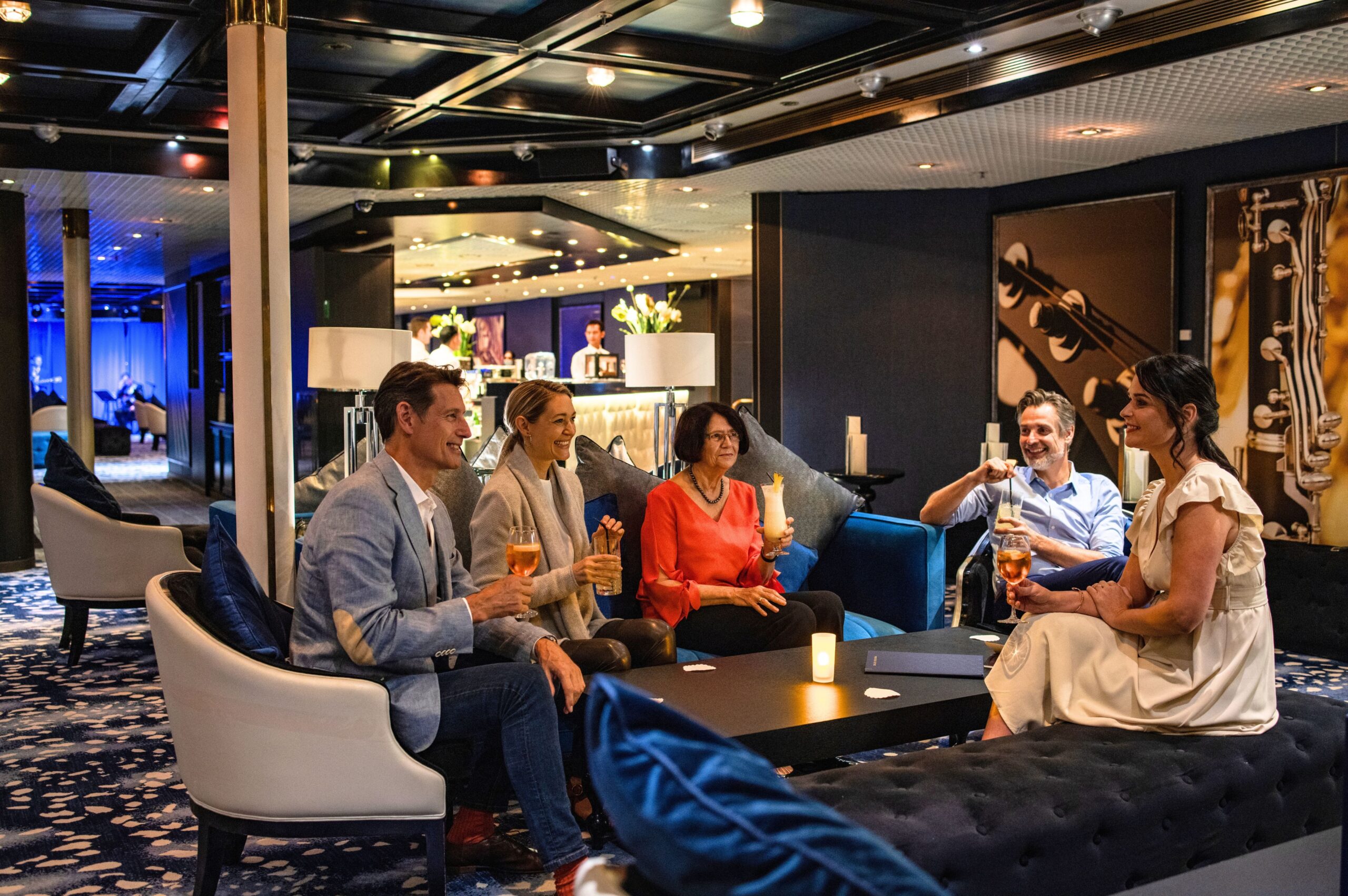 nicko cruises geht ab sofort mit der Onlineplattform Meet5 eine Partnerschaft ein und schafft damit ein neues Angebot für Menschen