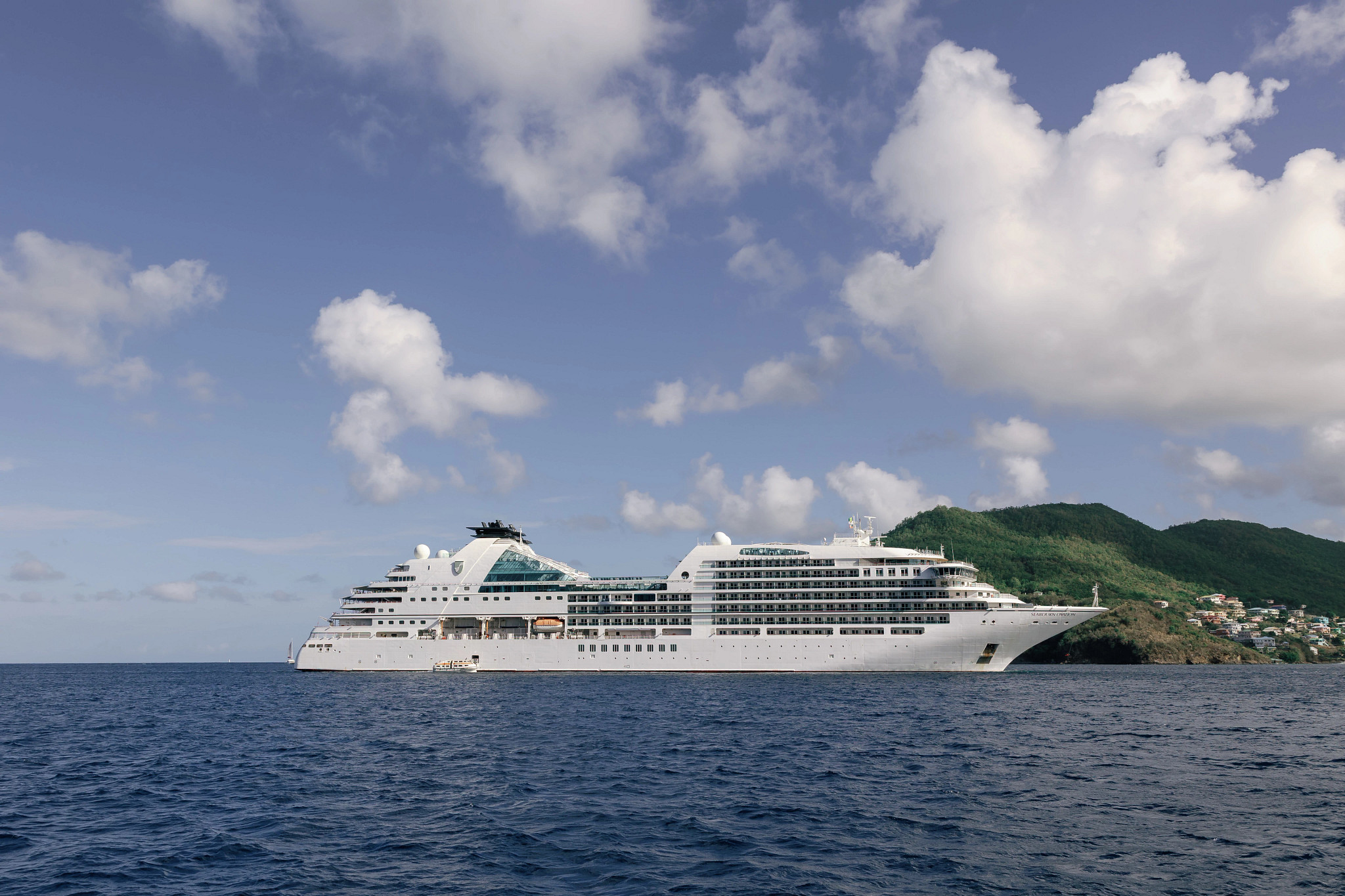 Mit zehn Reisen in der Wintersaison 2028/29 zeigt Seabourn die Karibik abseits des Gewohnten.