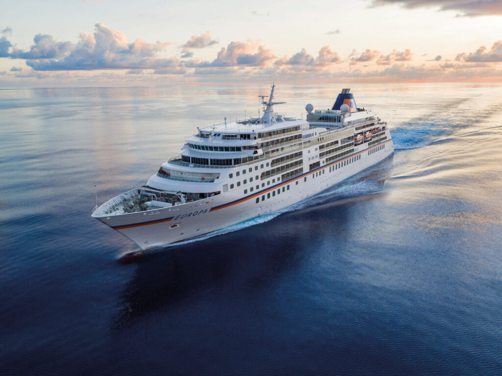 Von Hawaii bis in die Antarktis, von den Metropolen Asiens bis in die entlegensten Regionen der Arktis: Hapag-Lloyd Cruises stellt die Routen der Saison 2029 vor