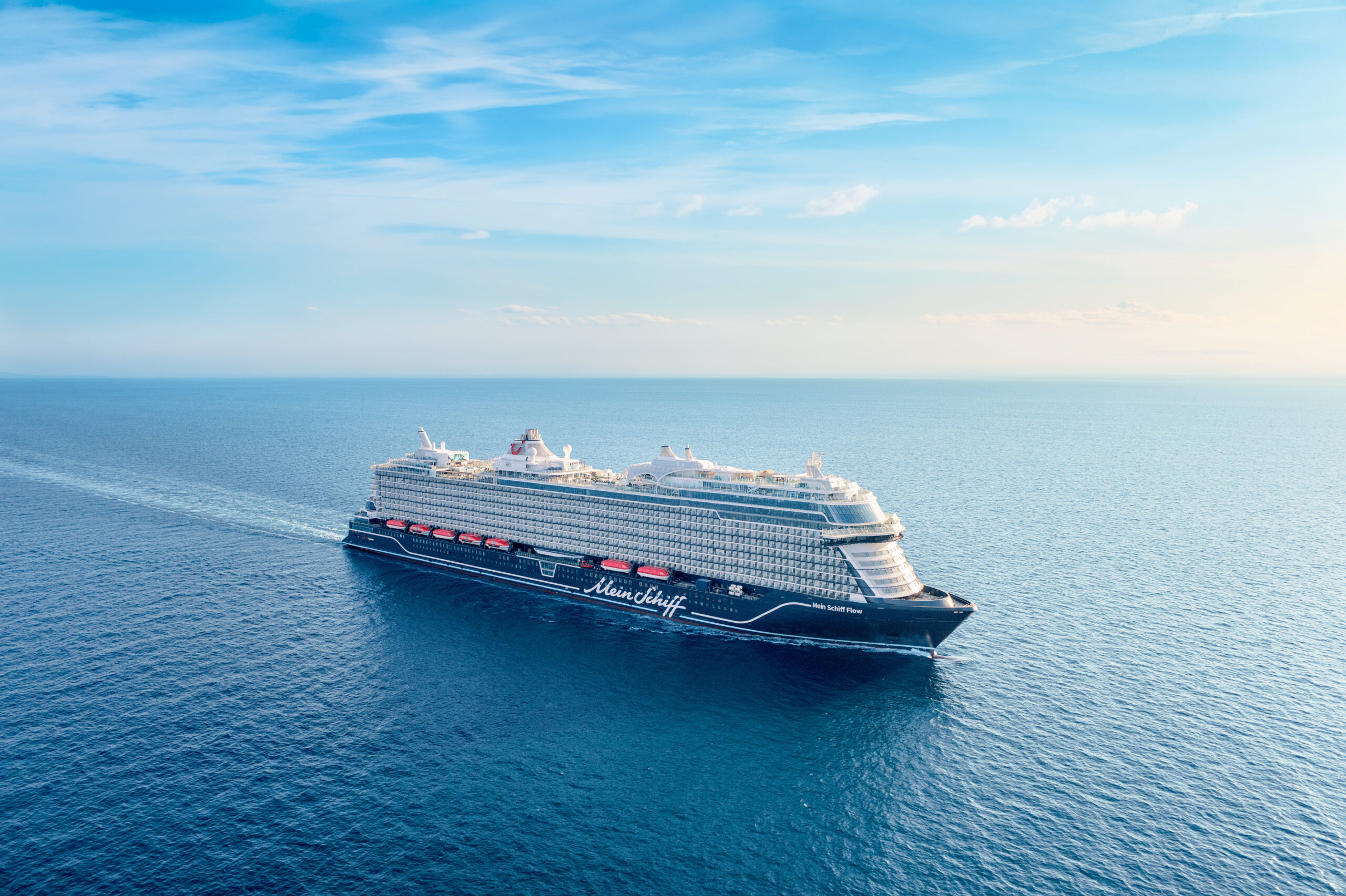 Die Mein Schiff Flow startet in ihre zweite Wintersaison und nimmt ihre Gäste 2027/28 mit zu vielfältigen Reisezielen ab und bis Deutschland