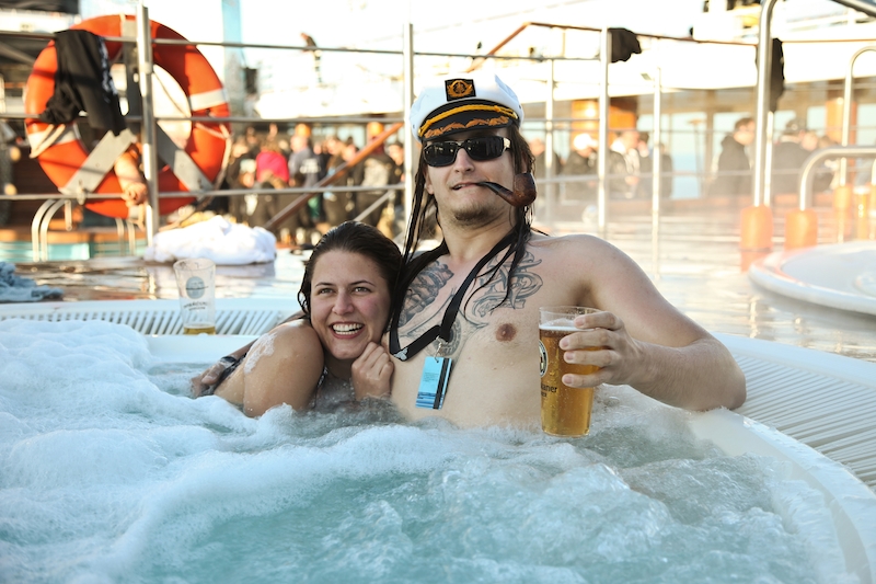 Die Full Metal Cruise 2027 ist infolge der zu erwartenden starken Nachfrage am 13. Oktober 2026 ab 09:30 Uhr über einen digitalen Warteraum